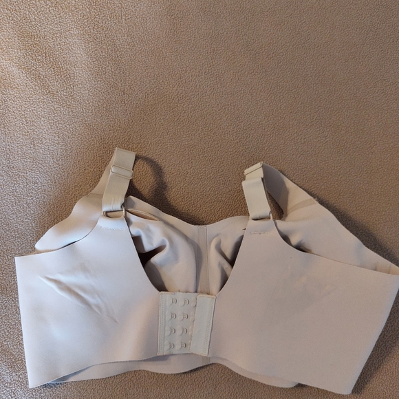 SOLD Evelyn and Bobbie bundle xl (4) beyond bras. - Picture 5 of 13